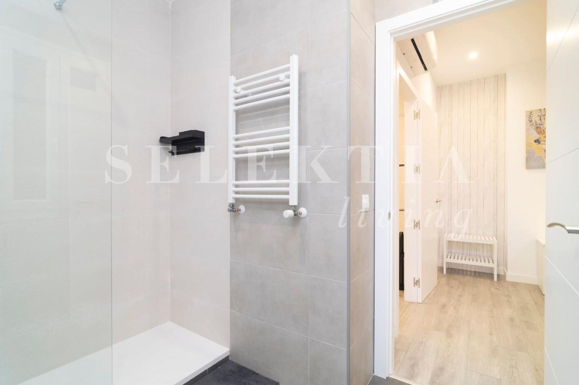 Castellana Suites Madrid Exterior photo